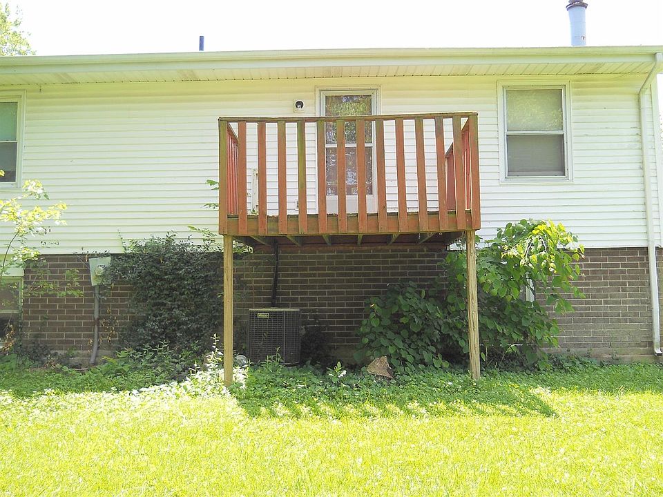 2nd image of 221 Mount Vernon Dr