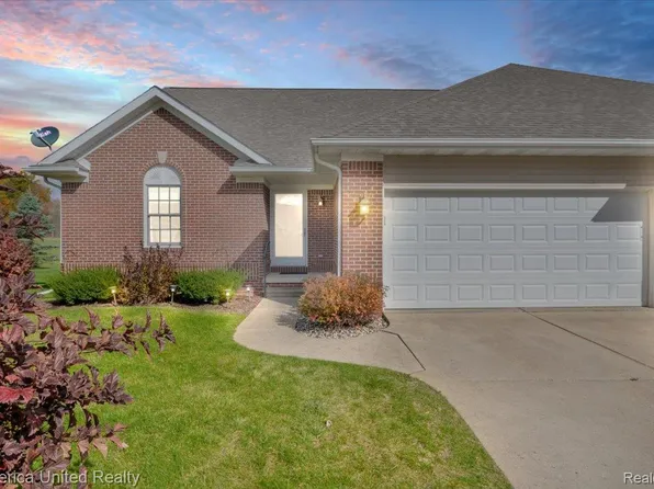 13303 Spruce Ct, Linden, MI 48451