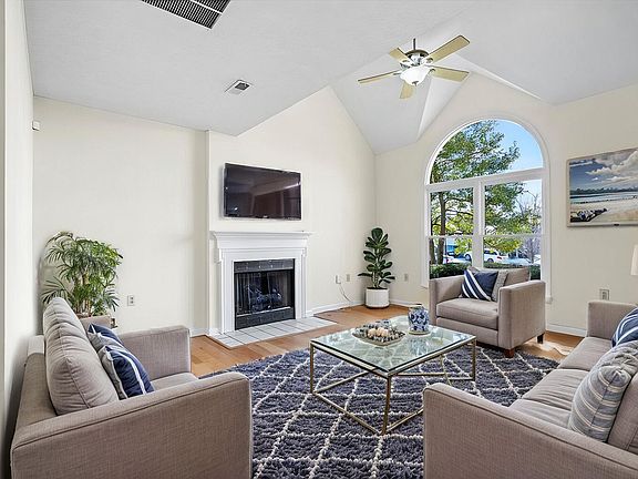 2nd image of 2501 Ashbrooke Dr