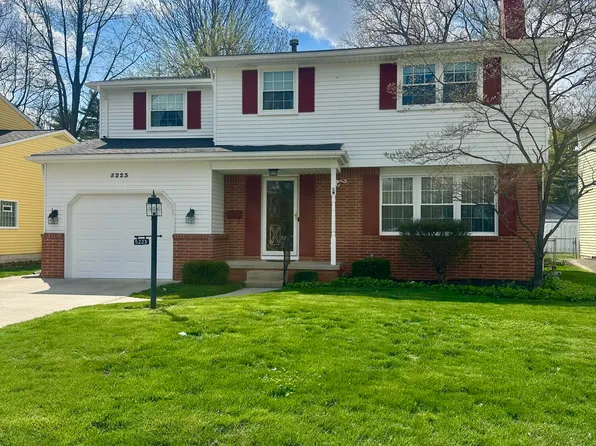 5223 Oakridge Dr, Toledo, OH 43623