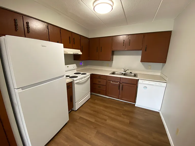 1300 S 13th St #8 — Photo 3