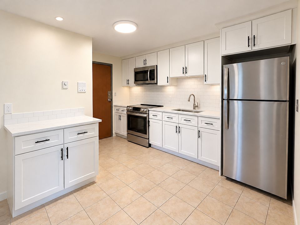1st image of 85 Charles St APT 7