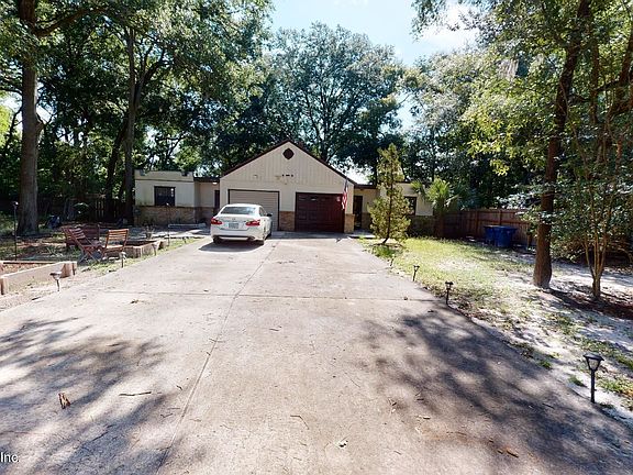 2nd image of 7512 Colony Cove Ln
