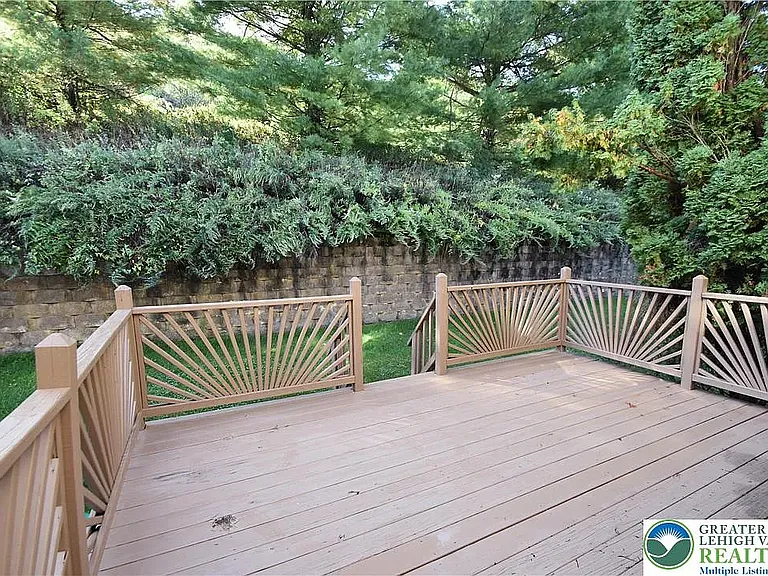 136 Knollwood Dr — Photo 15