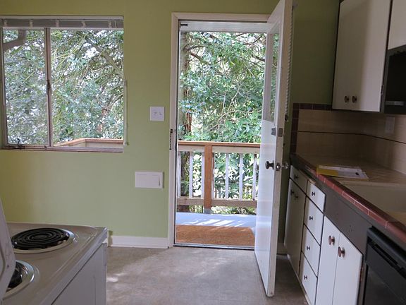 kitchen /side entry way access