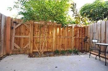 2nd image of 24 NE 20th Ct