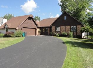711 Sara Ct, Lewiston, NY 14092