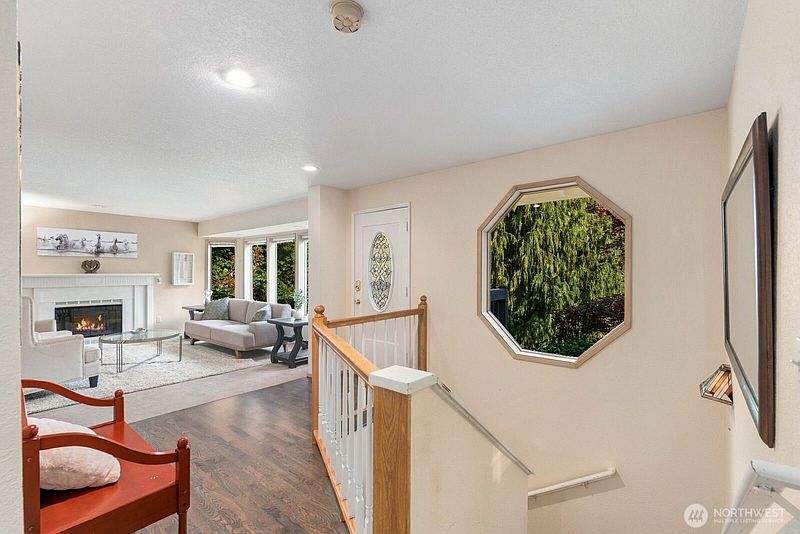 5th image of 6922 N Meadowdale Road