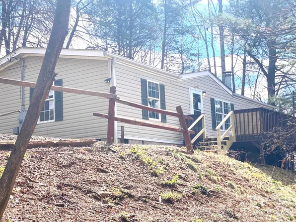 16 Molly Ln, Candler, NC 28715