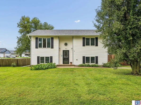 771 E 6th St, Greenwood, NE 68366