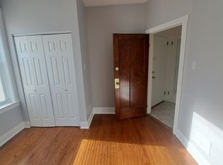 1438 W 70th St APT 1E, Chicago, IL 60636