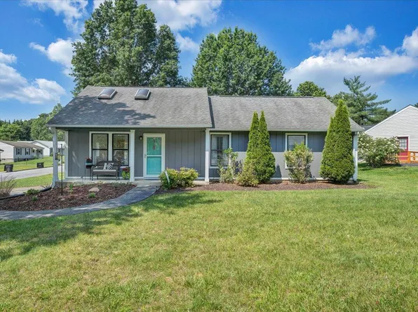 2914 Elderwood Rd, Salem, VA 24153