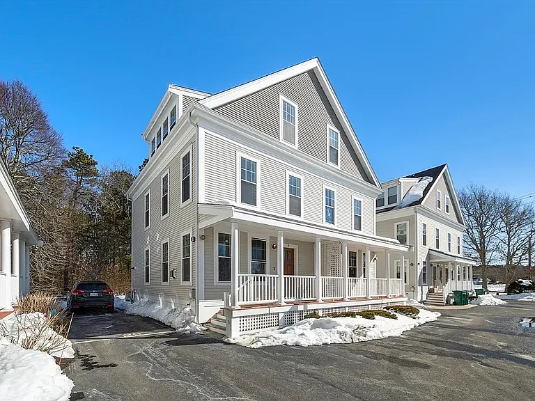 6 Honora Ln — Photo 4