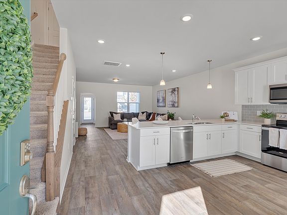 4th image of 64 Liam St
