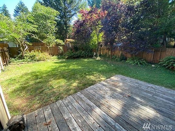 5th image of 621 Holly Ln