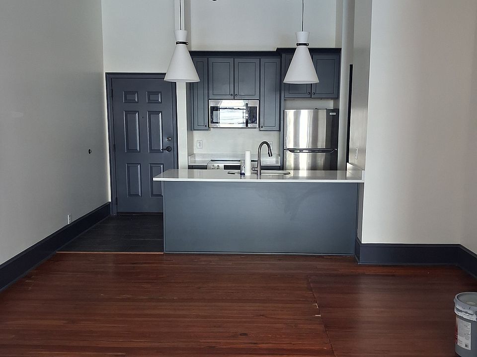 1st image of 376 2nd St APT 3