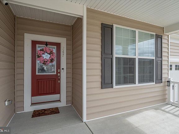 3rd image of 247 Silky Dogwood Ln