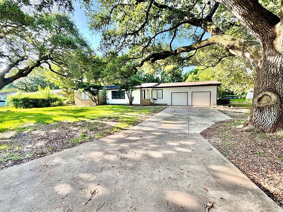 1st image of 2419 Meadow Ln