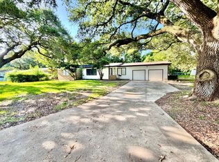 2419 Meadow Ln, La Marque, TX 77568
