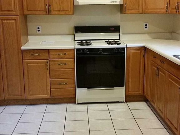 3rd image of 312 Livingston Ave #2