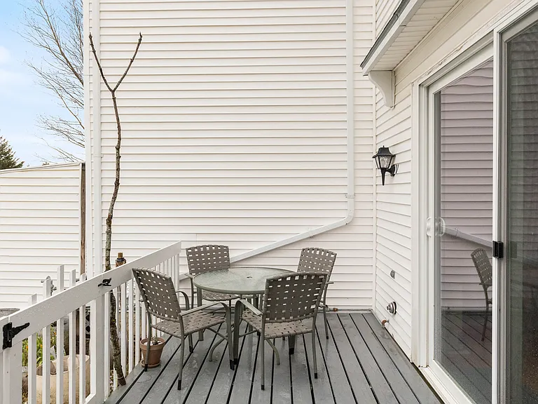 453 Westview Cir — Photo 9