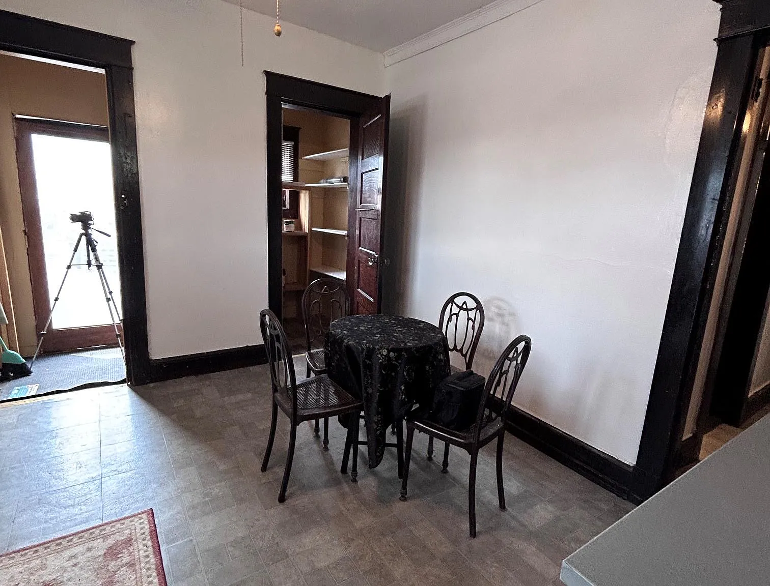 2 bed, 1.0 bath, 800 sqft, $3,000 — Photo 4