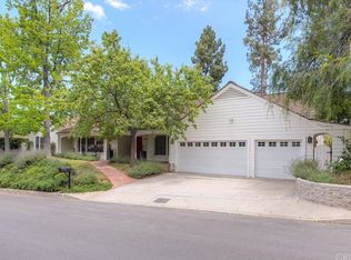 16040 Meadowcrest Rd, Sherman Oaks, CA 91403