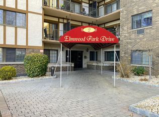 2 Elmwood Park Dr APT 412, Staten Island, NY 10314
