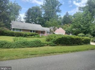 10013 Woodhill Rd, Bethesda, MD 20817