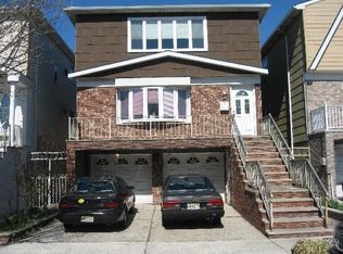 3 Gregg Ln, Bayonne, NJ 07002