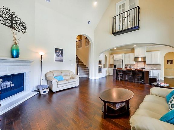 5th image of 9806 Beacon Crossing Ln
