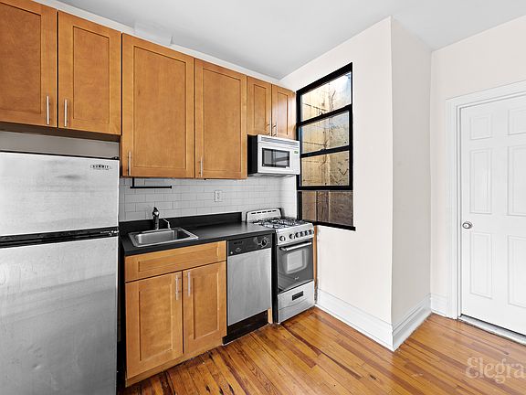 5th image of 1606 1st Ave APT 5D