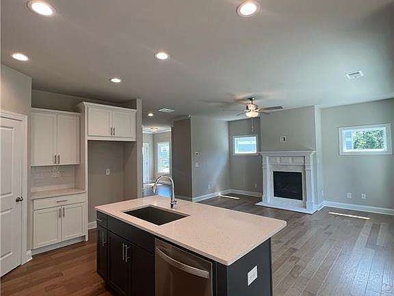 2nd image of 336 Lakeside Ct