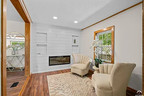 1727 W 26th St — Photo 12