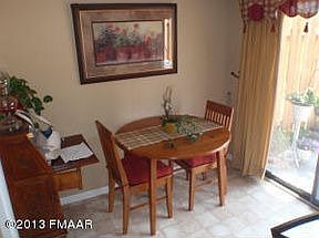 4th image of 827 23rd Ave S