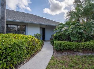 2216 Amesbury Ct, Wellington, FL 33414
