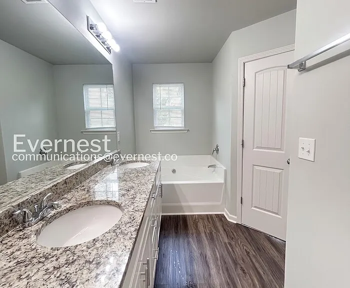 5231 Hanover St — Photo 8