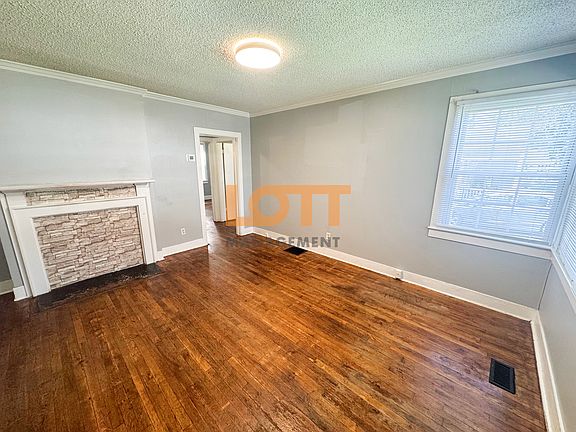 3rd image of 618 Perry Rd