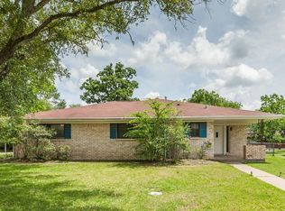 3817 Holly Dr, Bryan, TX 77802