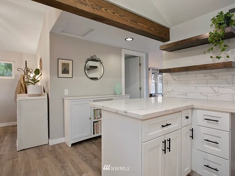2809 Alderwood Ave — Photo 5
