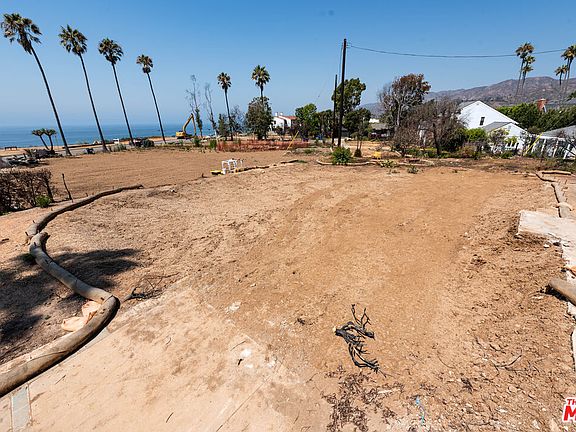 2nd image of 415 El Medio Ave