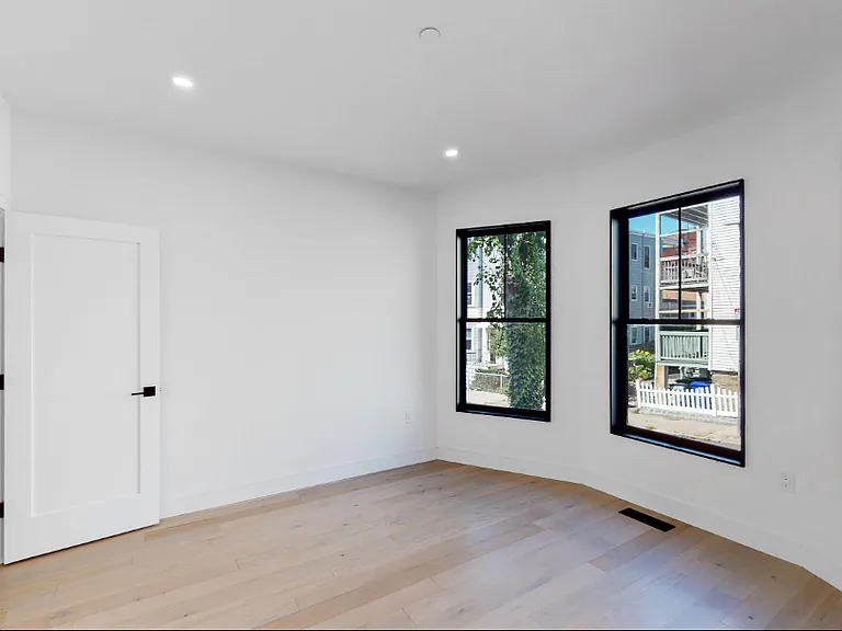 19-21 Buttonwood St #19-1 — Photo 8