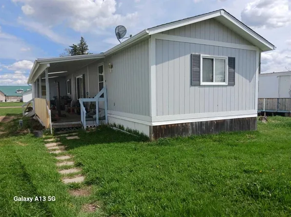 107 S George St, Halkirk, AB T0C 1M0