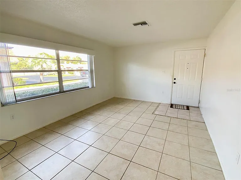 6036 Chesham Dr #5 — Photo 8