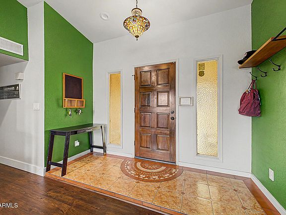 4th image of 648 W KILAREA Avenue