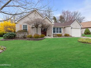 325 Gardenia Dr, Whiting, NJ 08759