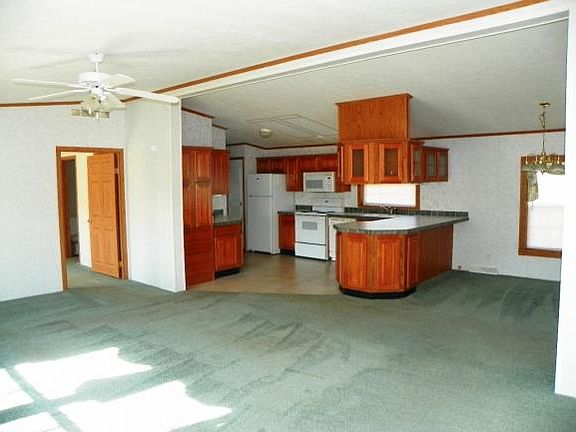 4th image of 11039 Fairview Ave