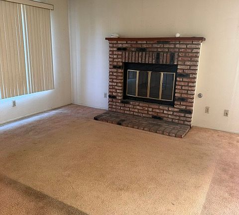 4th image of 9513 Cedar St