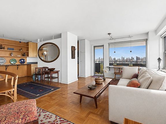 2nd image of 15 W 72nd St APT 25F