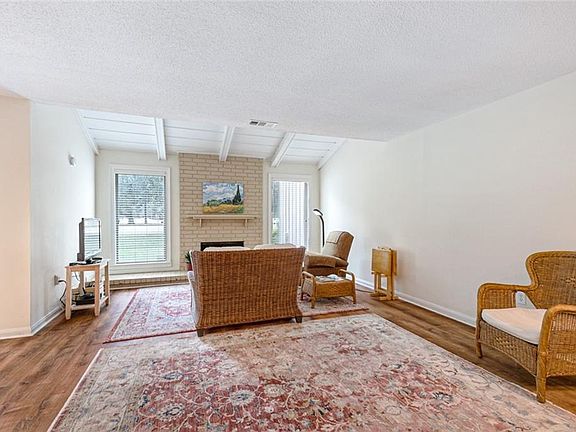 4th image of 630 N Beau Chene Dr APT 4